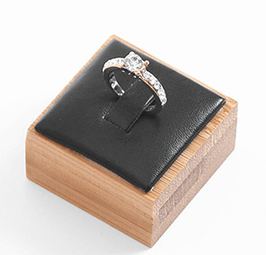 Single Ring Clip Wooden Block Display - Jewelry Packaging Mall
